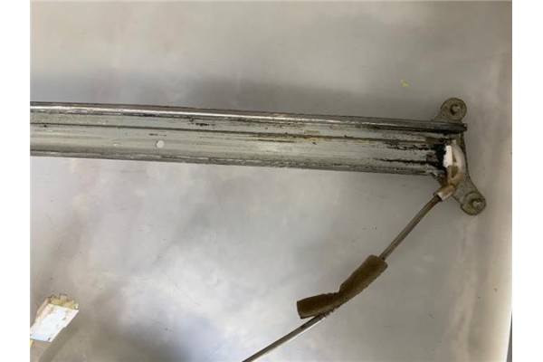 Recambio de mecanismo elevalunas delantero izquierdo para mitsubishi galloper (hyundai) 2.5 d referencia OEM IAM MR304811 6,20E+