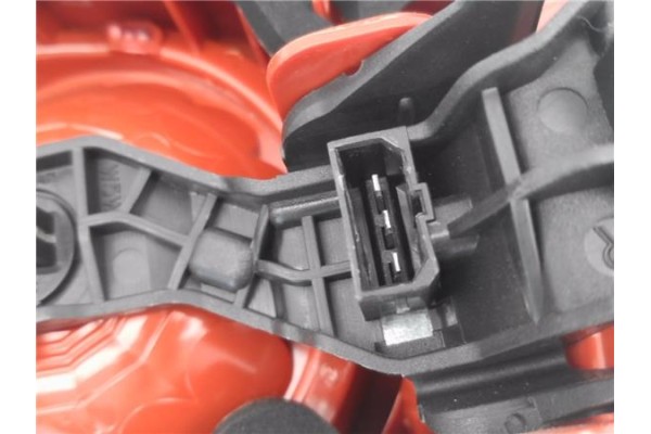 Recambio de piloto porton trasero derecho para seat leon (1p1) 1.6 tdi referencia OEM IAM 89320301  