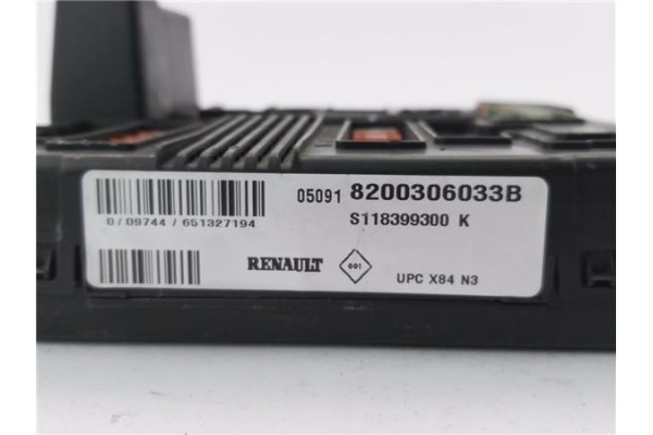 Recambio de caja fusibles/rele para renault megane ii (bm0/1_, cm0/1_) 1.4 16v (bm0b, cm0b) referencia OEM IAM 8200306033B  