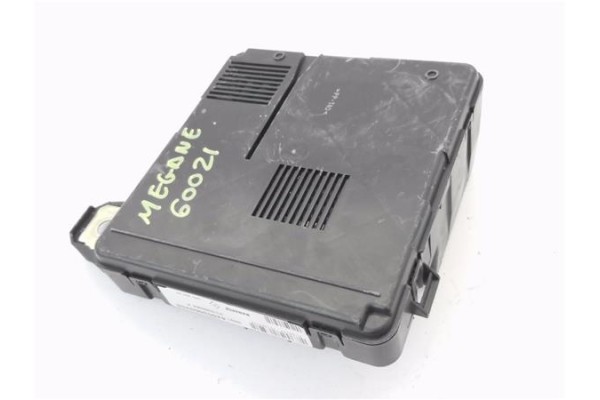 Recambio de caja fusibles/rele para renault megane ii (bm0/1_, cm0/1_) 1.4 16v (bm0b, cm0b) referencia OEM IAM 8200306033B  