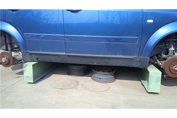 Recambio de spoiler talonera lat. derecha para audi a2 (8z) 1.6 fsi referencia OEM IAM   