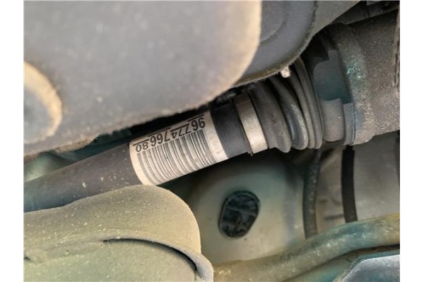 Recambio de palier delantero derecho para citroen c3 1.2 feel referencia OEM IAM 9677476680  