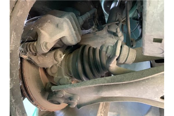 Recambio de palier delantero derecho para citroen c3 1.2 feel referencia OEM IAM 9677476680  