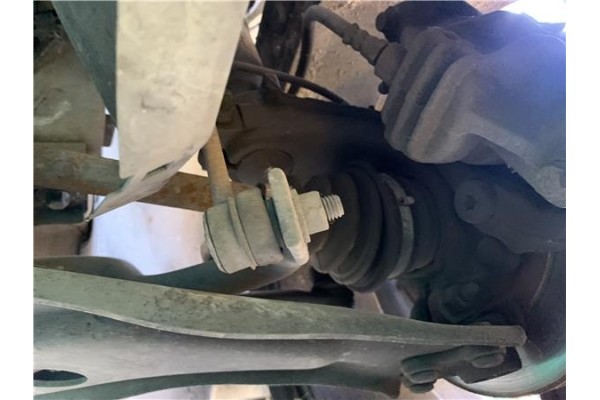 Recambio de palier delantero derecho para citroen c3 1.2 feel referencia OEM IAM 9677476680  