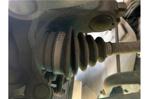 Recambio de palier delantero derecho para citroen c3 1.2 feel referencia OEM IAM 9677476680  