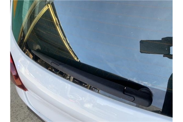 Recambio de brazo limpiaparabrisas trasero para citroen c3 1.2 feel referencia OEM IAM 6429HE  