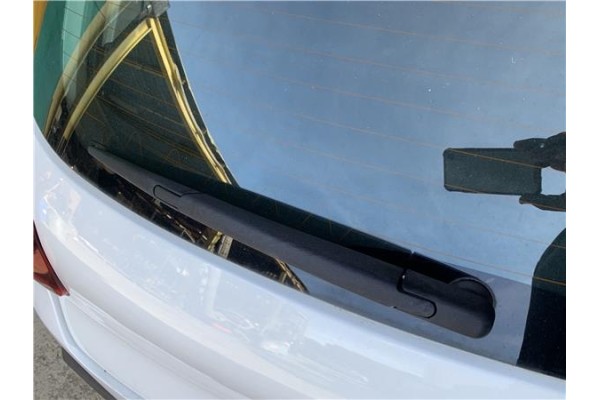 Recambio de brazo limpiaparabrisas trasero para citroen c3 1.2 feel referencia OEM IAM 6429HE  