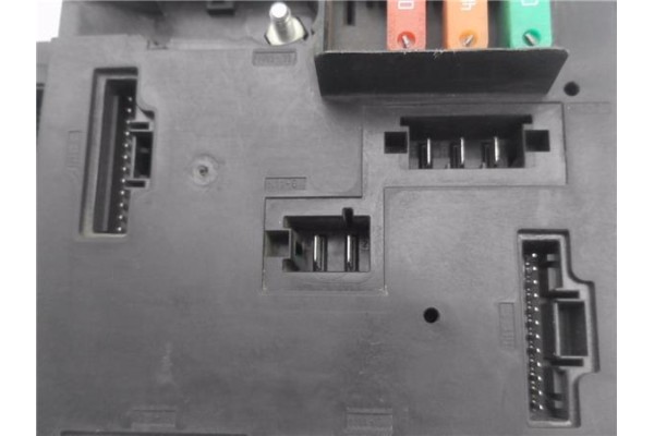 Recambio de caja fusibles/rele para smart fortwo coupe 1.0 fortwo coupe (52kw) referencia OEM IAM A4515450401 5WK45148AD 