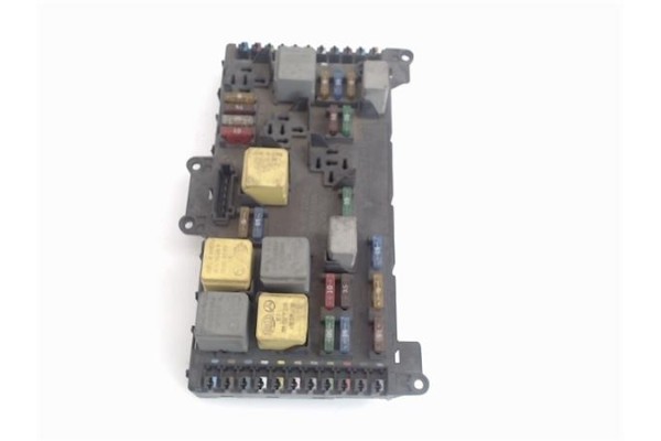 Recambio de caja fusibles/rele para mercedes-benz vito furgón (639) 2.1 111cdi referencia OEM IAM a6395450401  