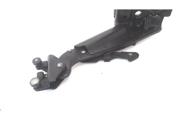 Recambio de soporte puerta corredera para renault master iii combi 2.3 l2h2 3,5t referencia OEM IAM 745963412R  