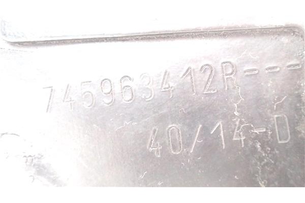 Recambio de soporte puerta corredera para renault master iii combi 2.3 l2h2 3,5t referencia OEM IAM 745963412R  