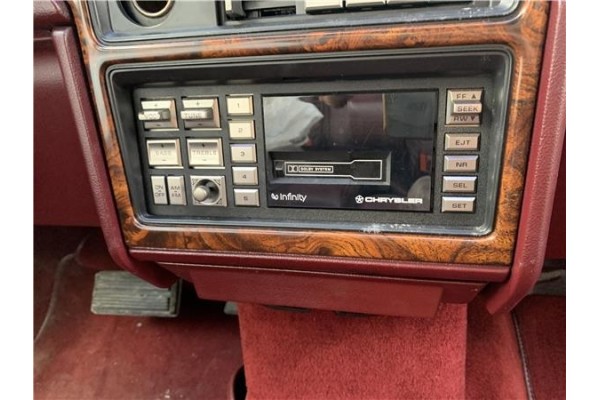 Recambio de autoradio para chrysler le baron 3.0 i v6 referencia OEM IAM 3C3XA563XL6G72143CV104KW  