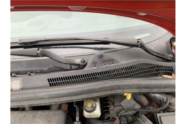Recambio de brazo limpiaparabrisas delantero izquierdo para opel corsa d 1.3 cdti referencia OEM IAM 13284136  