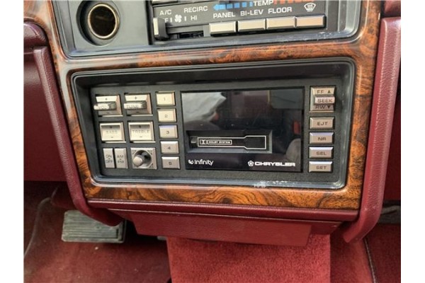 Recambio de autoradio para chrysler le baron 3.0 i v6 referencia OEM IAM 3C3XA563XL6G72143CV104KW  