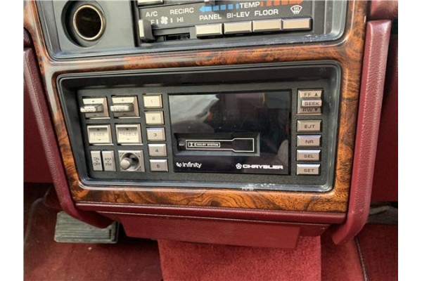 Recambio de autoradio para chrysler le baron 3.0 i v6 referencia OEM IAM 3C3XA563XL6G72143CV104KW  