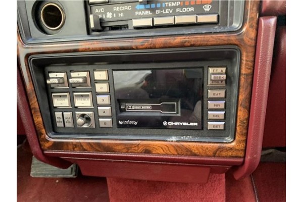 Recambio de autoradio para chrysler le baron 3.0 i v6 referencia OEM IAM 3C3XA563XL6G72143CV104KW  