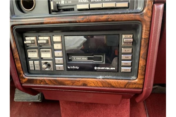 Recambio de autoradio para chrysler le baron 3.0 i v6 referencia OEM IAM 3C3XA563XL6G72143CV104KW  