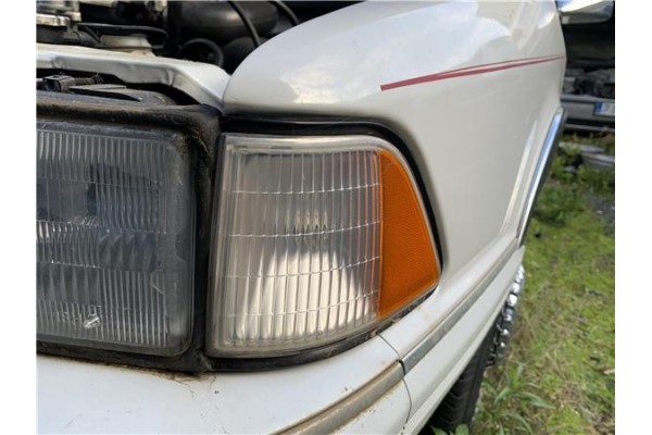 Recambio de intermitente delantero izquierdo para chrysler le baron 3.0 i v6 referencia OEM IAM 3C3XA563XL6G72143CV104KW  