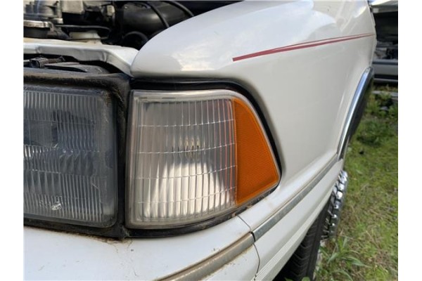 Recambio de intermitente delantero izquierdo para chrysler le baron 3.0 i v6 referencia OEM IAM 3C3XA563XL6G72143CV104KW  