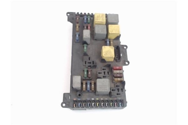 Recambio de caja fusibles/rele para mercedes-benz vito furgón (639) 2.1 111cdi referencia OEM IAM a6395450401  
