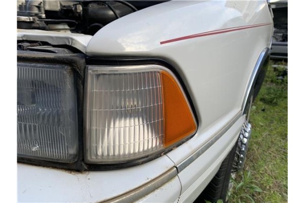 Recambio de intermitente delantero izquierdo para chrysler le baron 3.0 i v6 referencia OEM IAM 3C3XA563XL6G72143CV104KW  