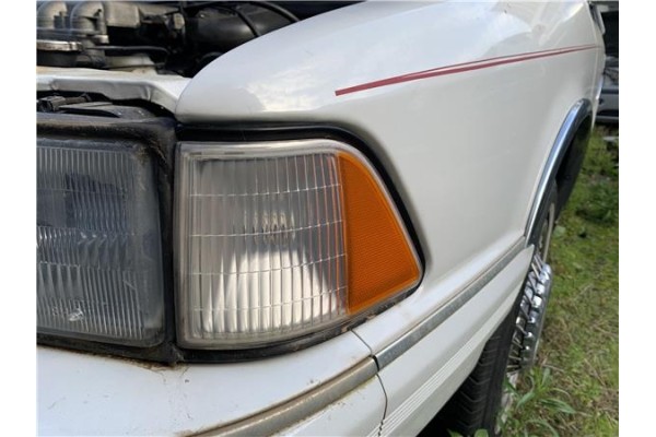 Recambio de intermitente delantero izquierdo para chrysler le baron 3.0 i v6 referencia OEM IAM 3C3XA563XL6G72143CV104KW  