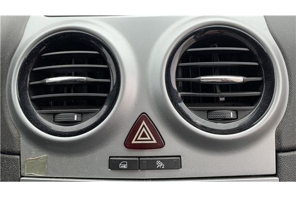 Recambio de interruptor luces emergencia para opel corsa d 1.3 cdti referencia OEM IAM 13189800  