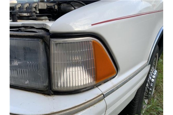 Recambio de intermitente delantero izquierdo para chrysler le baron 3.0 i v6 referencia OEM IAM 3C3XA563XL6G72143CV104KW  