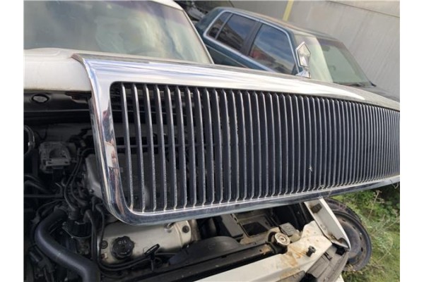 Recambio de rejilla capo para chrysler le baron 3.0 i v6 referencia OEM IAM 3C3XA563XL6G72143CV104KW  