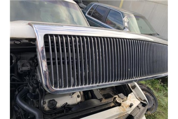 Recambio de rejilla capo para chrysler le baron 3.0 i v6 referencia OEM IAM 3C3XA563XL6G72143CV104KW  