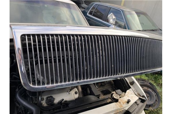 Recambio de rejilla capo para chrysler le baron 3.0 i v6 referencia OEM IAM 3C3XA563XL6G72143CV104KW  