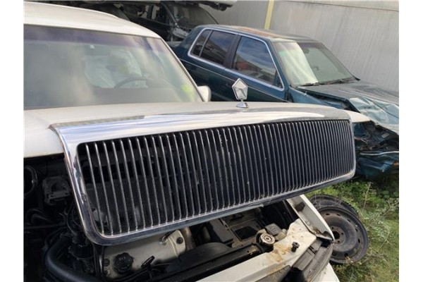 Recambio de rejilla capo para chrysler le baron 3.0 i v6 referencia OEM IAM 3C3XA563XL6G72143CV104KW  