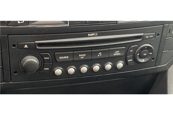 Recambio de autoradio para citroen c5 tourer 2.0 business class referencia OEM IAM 657903  