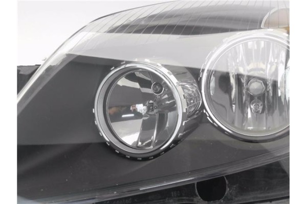 Recambio de faro delantero izquierdo para opel astra h berlina 1.4 referencia OEM IAM 24451032LH 1EG27037001 