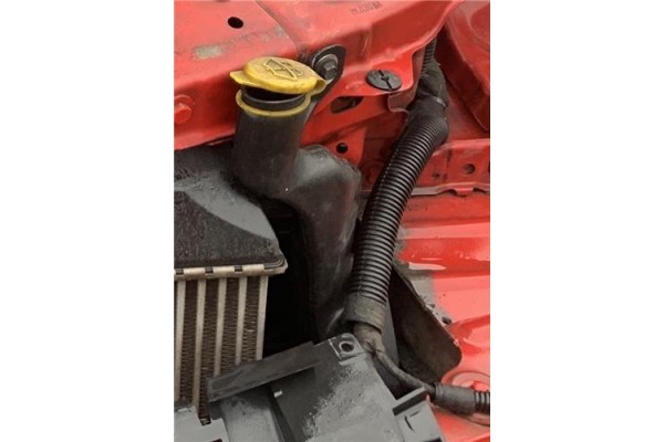 Recambio de deposito limpiaparabrisas para opel astra h gtc 1.7 cdti referencia OEM IAM 13118158  