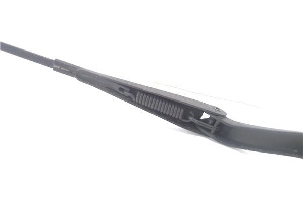 Recambio de brazo limpiaparabrisas delantero derecho para opel corsa d 1.2 referencia OEM IAM 13182326  