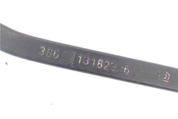 Recambio de brazo limpiaparabrisas delantero derecho para opel corsa d 1.2 referencia OEM IAM 13182326  