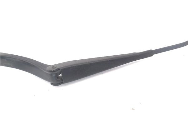 Recambio de brazo limpiaparabrisas delantero izquierdo para opel corsa d 1.2 referencia OEM IAM 13182325  
