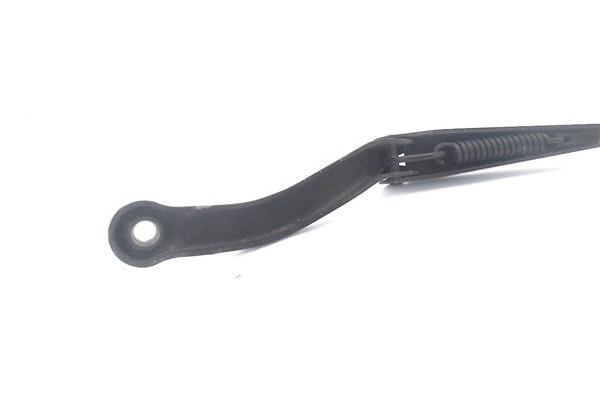 Recambio de brazo limpiaparabrisas delantero izquierdo para opel corsa d 1.2 referencia OEM IAM 13182325  
