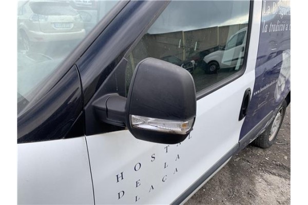 Recambio de retrovisor izquierdo para opel combo d 1.3 cargo l1h1 2,2t referencia OEM IAM 95527372  