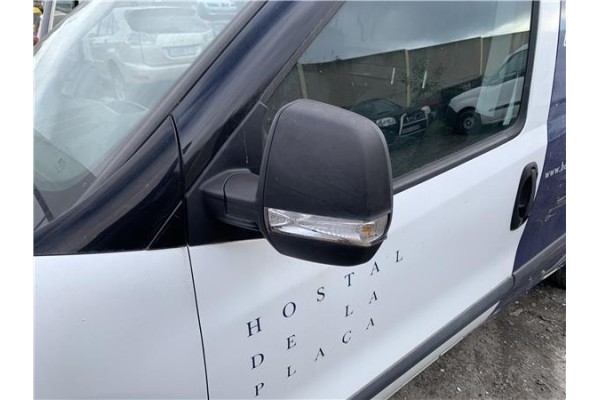 Recambio de retrovisor izquierdo para opel combo d 1.3 cargo l1h1 2,2t referencia OEM IAM 95527372  