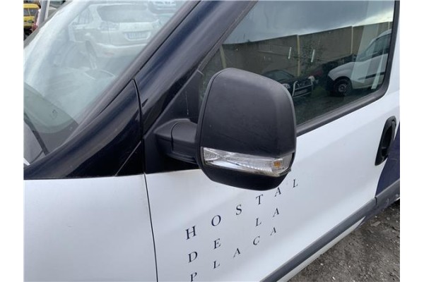 Recambio de retrovisor izquierdo para opel combo d 1.3 cargo l1h1 2,2t referencia OEM IAM 95527372  