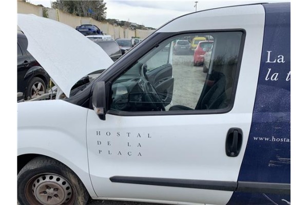 Recambio de puerta delantero izquierda para opel combo d 1.3 cargo l1h1 2,2t referencia OEM IAM 95519687  