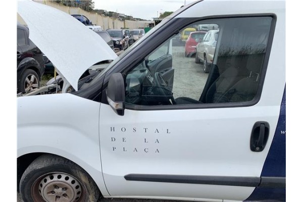Recambio de puerta delantero izquierda para opel combo d 1.3 cargo l1h1 2,2t referencia OEM IAM 95519687  