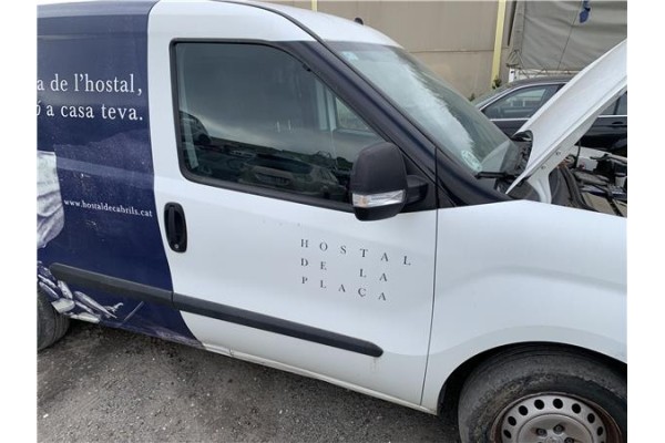 Recambio de puerta delantero derecha para opel combo d 1.3 cargo l1h1 2,2t referencia OEM IAM   