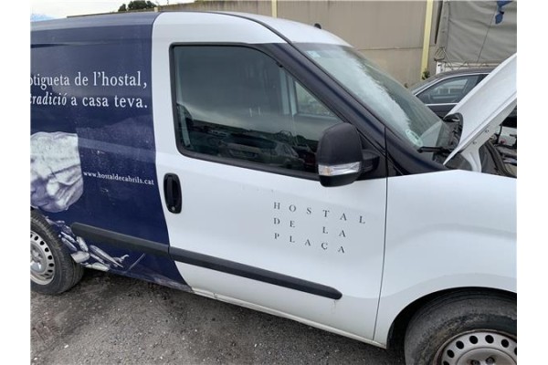 Recambio de puerta delantero derecha para opel combo d 1.3 cargo l1h1 2,2t referencia OEM IAM   