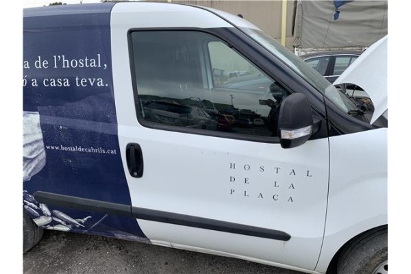 Recambio de puerta delantero derecha para opel combo d 1.3 cargo l1h1 2,2t referencia OEM IAM   