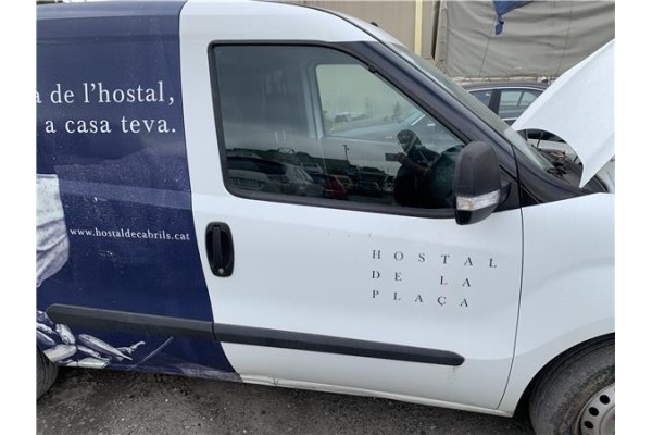 Recambio de puerta delantero derecha para opel combo d 1.3 cargo l1h1 2,2t referencia OEM IAM   