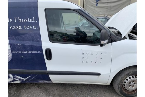Recambio de puerta delantero derecha para opel combo d 1.3 cargo l1h1 2,2t referencia OEM IAM   