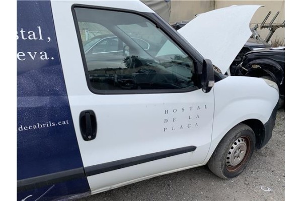 Recambio de puerta delantero derecha para opel combo d 1.3 cargo l1h1 2,2t referencia OEM IAM   